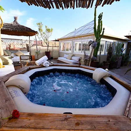 Riad Miss Caracal Jacuzzi & Rooftop-3
